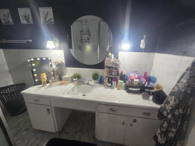 For Sale: $205,000 (2 beds, 1 baths, 983 Square Feet)