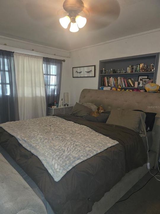 For Sale: $205,000 (2 beds, 1 baths, 983 Square Feet)