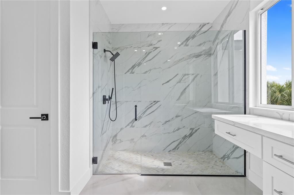 For Rent: $3,200 (4 beds, 2 baths, 2129 Square Feet)