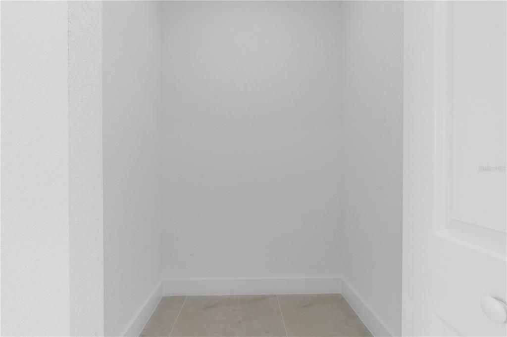 For Rent: $3,200 (4 beds, 2 baths, 2129 Square Feet)