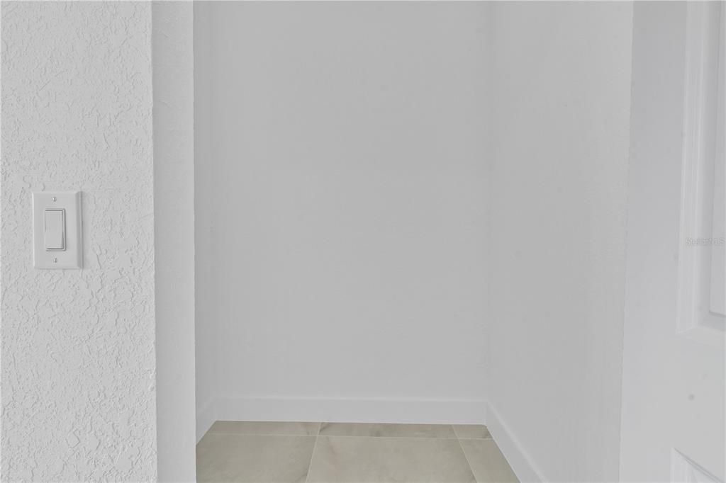 For Rent: $3,200 (4 beds, 2 baths, 2129 Square Feet)