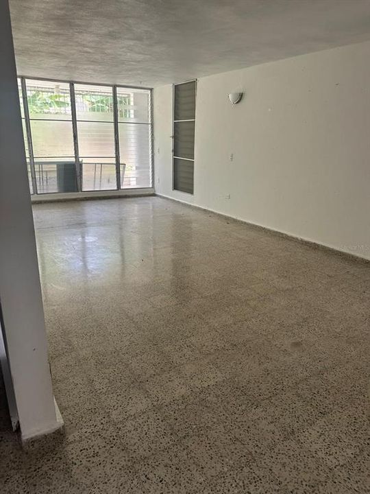 En Venta: $185,000 (3 camas, 2 baños, 2218 Pies cuadrados)