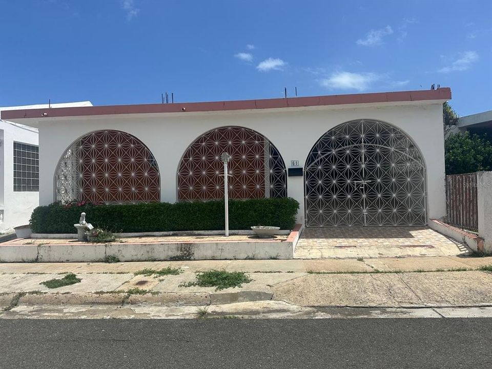 En Venta: $185,000 (3 camas, 2 baños, 2218 Pies cuadrados)