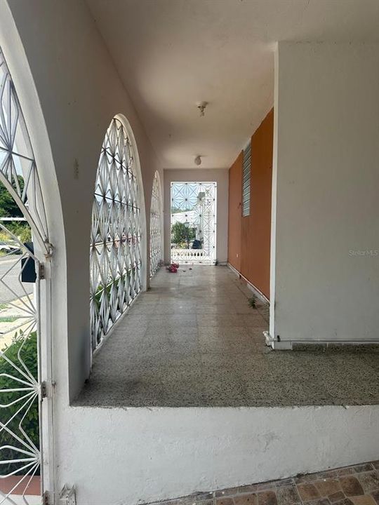 En Venta: $185,000 (3 camas, 2 baños, 2218 Pies cuadrados)