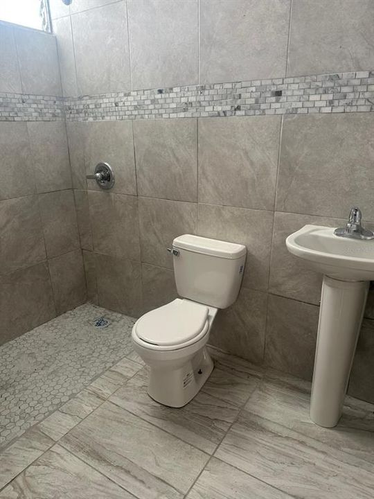 En Venta: $185,000 (3 camas, 2 baños, 2218 Pies cuadrados)