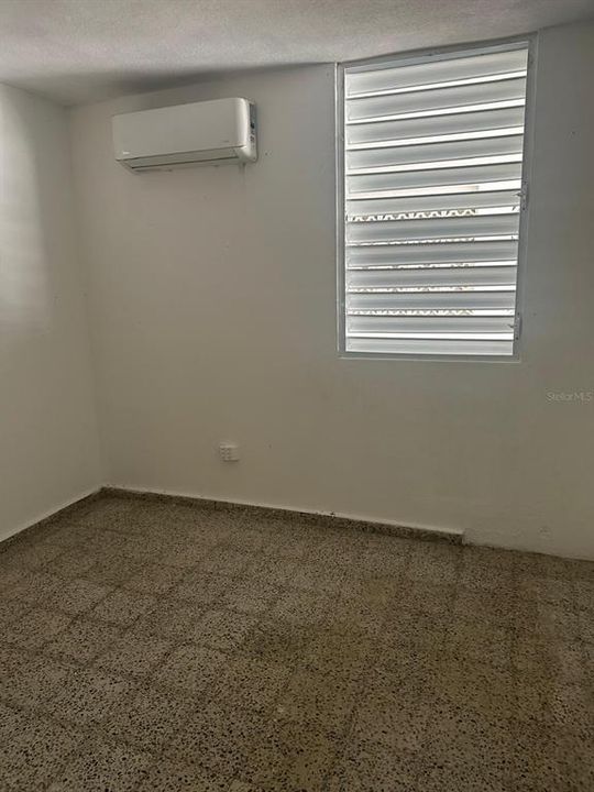 En Venta: $185,000 (3 camas, 2 baños, 2218 Pies cuadrados)