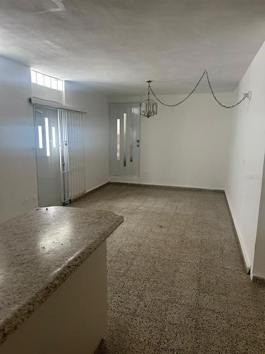 En Venta: $185,000 (3 camas, 2 baños, 2218 Pies cuadrados)
