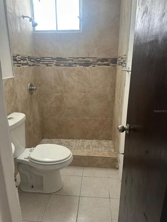 En Venta: $185,000 (3 camas, 2 baños, 2218 Pies cuadrados)