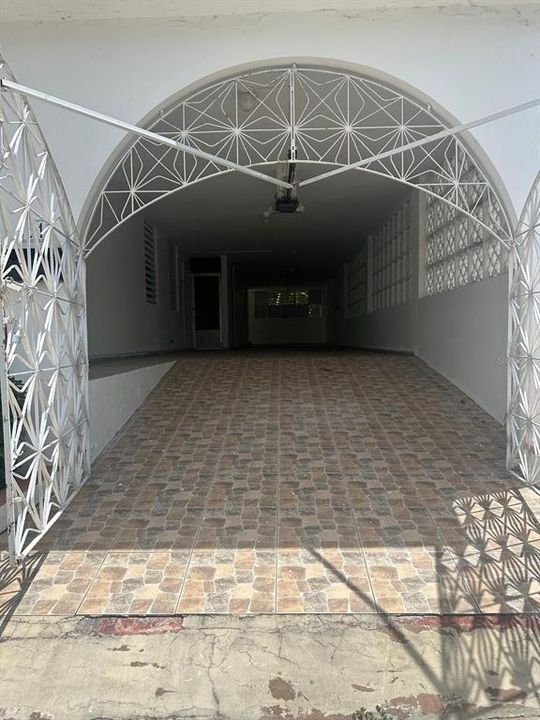 En Venta: $185,000 (3 camas, 2 baños, 2218 Pies cuadrados)