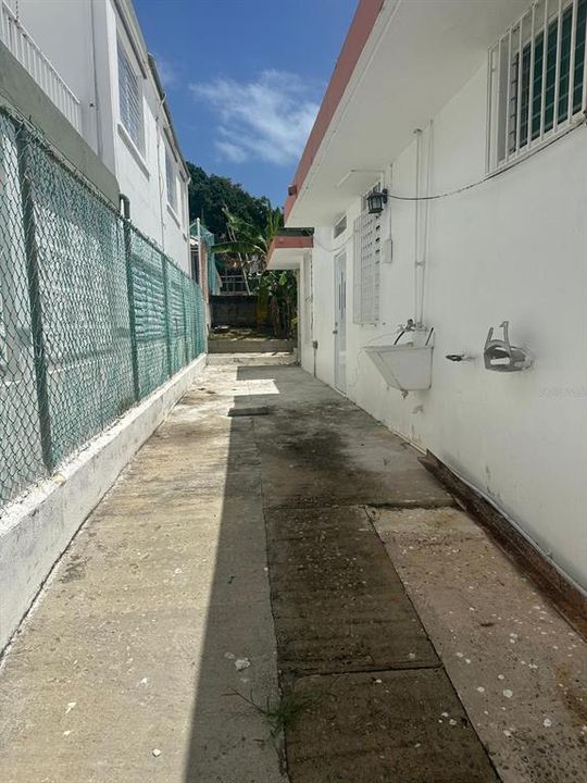 En Venta: $185,000 (3 camas, 2 baños, 2218 Pies cuadrados)