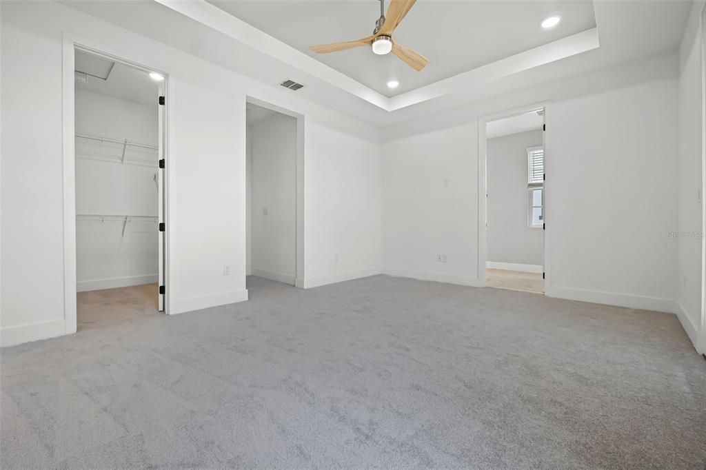 合同活跃: $690,000 (3 贝兹, 2 浴室, 1775 平方英尺)