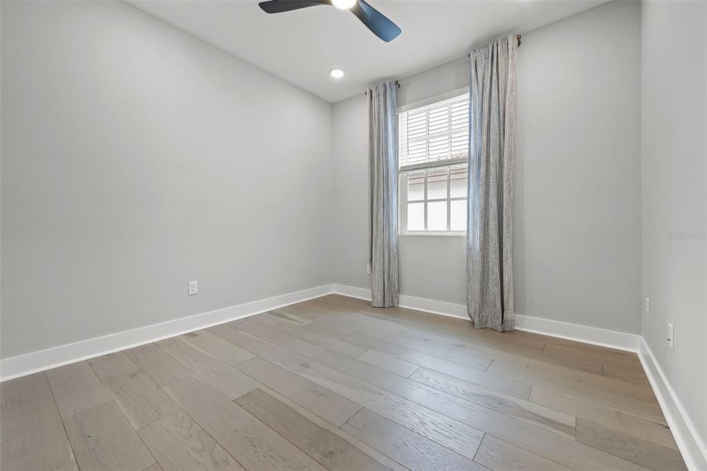 合同活跃: $690,000 (3 贝兹, 2 浴室, 1775 平方英尺)