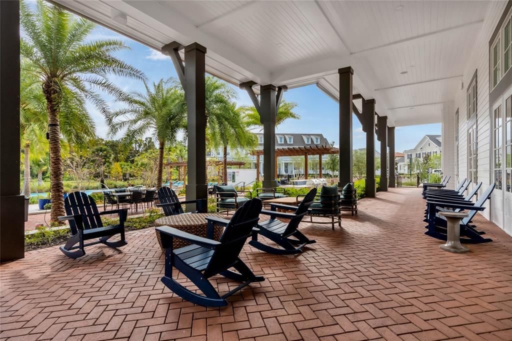 合同活跃: $690,000 (3 贝兹, 2 浴室, 1775 平方英尺)