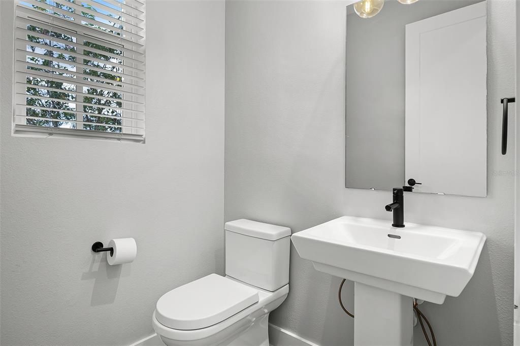 合同活跃: $690,000 (3 贝兹, 2 浴室, 1775 平方英尺)