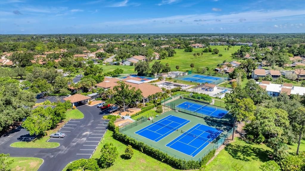 На продажу: $225,000 (2 спален, 2 ванн, 1031 Квадратных фут)