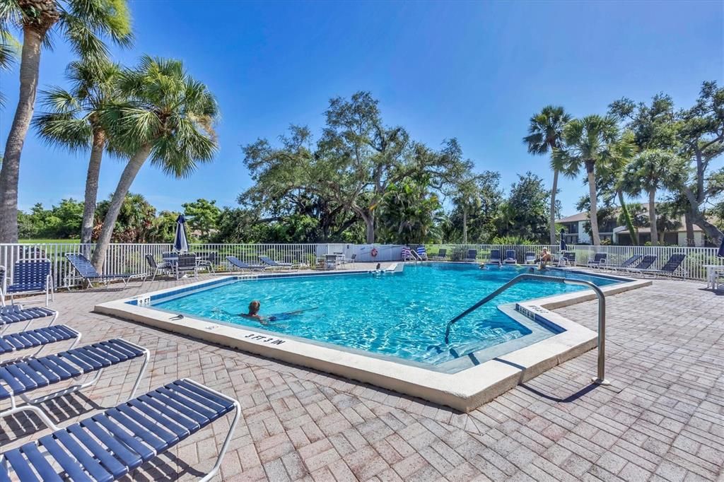 На продажу: $225,000 (2 спален, 2 ванн, 1031 Квадратных фут)