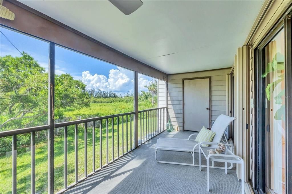 На продажу: $225,000 (2 спален, 2 ванн, 1031 Квадратных фут)