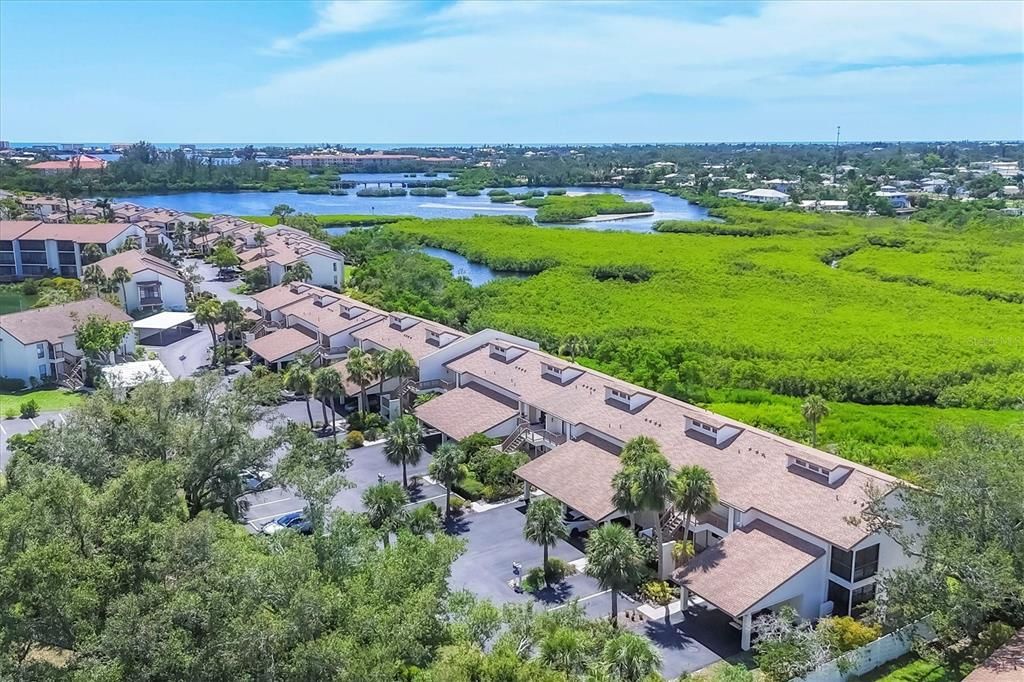 На продажу: $225,000 (2 спален, 2 ванн, 1031 Квадратных фут)