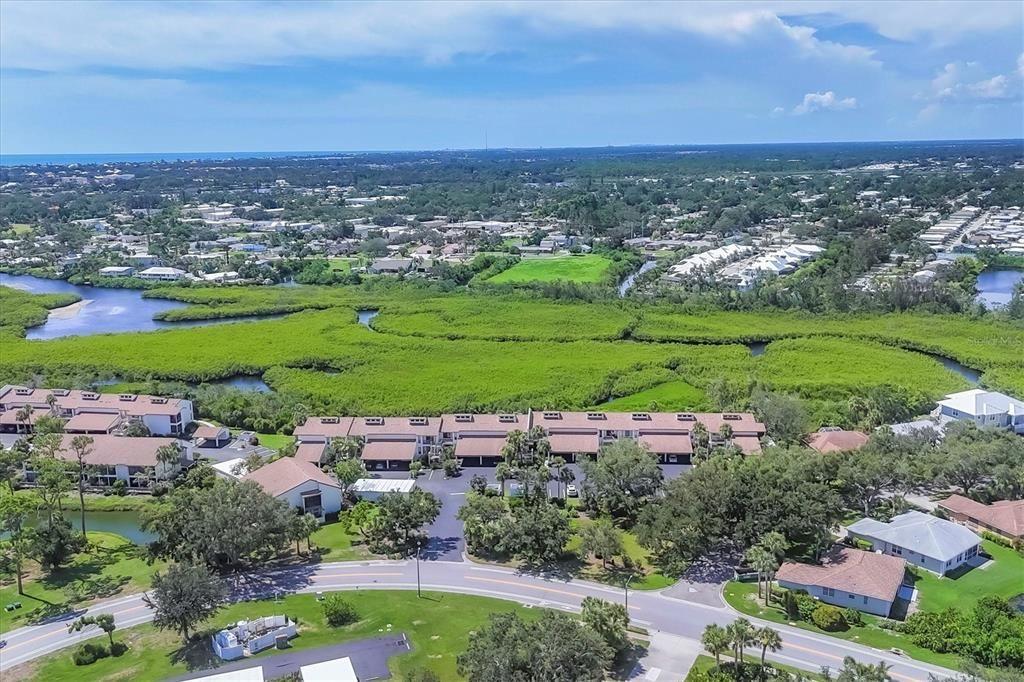 На продажу: $225,000 (2 спален, 2 ванн, 1031 Квадратных фут)