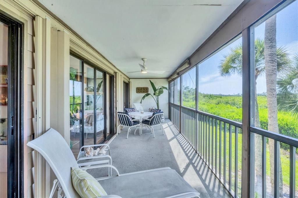 На продажу: $225,000 (2 спален, 2 ванн, 1031 Квадратных фут)