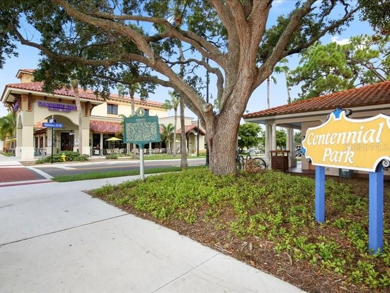 На продажу: $225,000 (2 спален, 2 ванн, 1031 Квадратных фут)