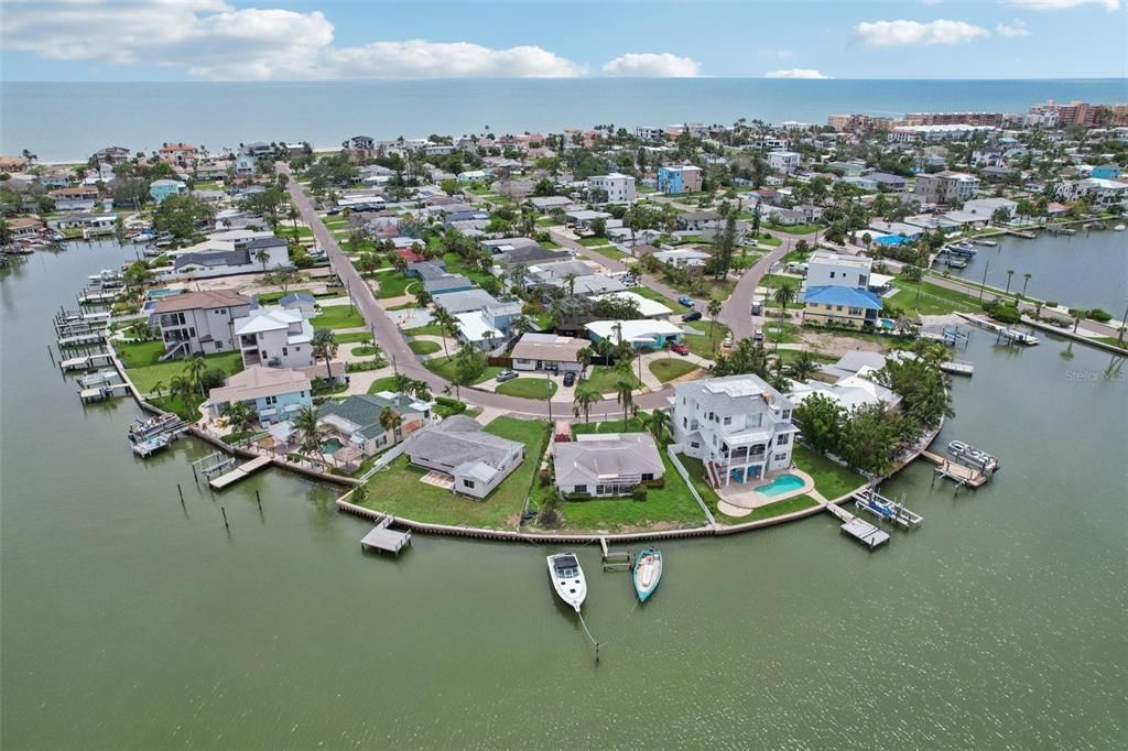 На продажу: $1,000,000 (3 спален, 2 ванн, 1401 Квадратных фут)