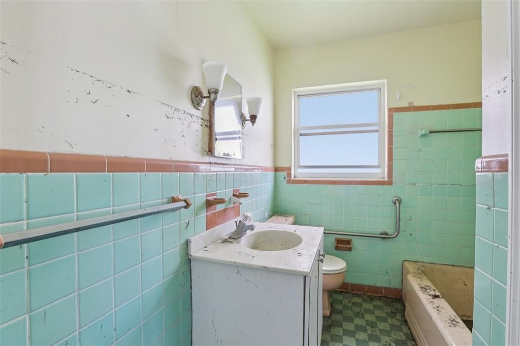 На продажу: $1,000,000 (3 спален, 2 ванн, 1401 Квадратных фут)