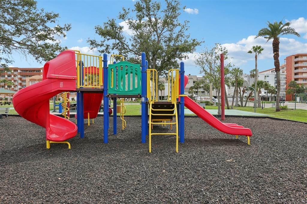 На продажу: $1,000,000 (3 спален, 2 ванн, 1401 Квадратных фут)