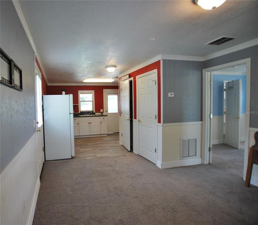 待售: $550,000 (4 贝兹, 2 浴室, 2166 平方英尺)