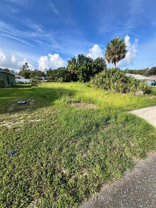 合同活跃: $65,000 (0.23 acres)