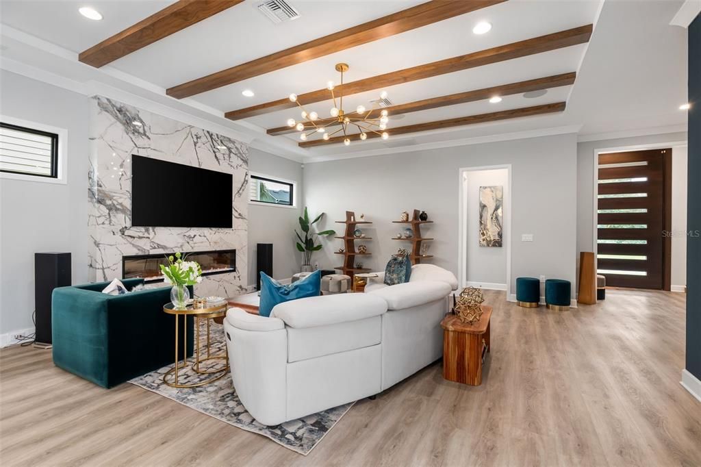 En Venta: $1,089,900 (4 camas, 3 baños, 2962 Pies cuadrados)