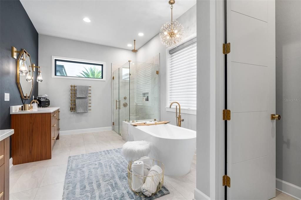 En Venta: $1,089,900 (4 camas, 3 baños, 2962 Pies cuadrados)