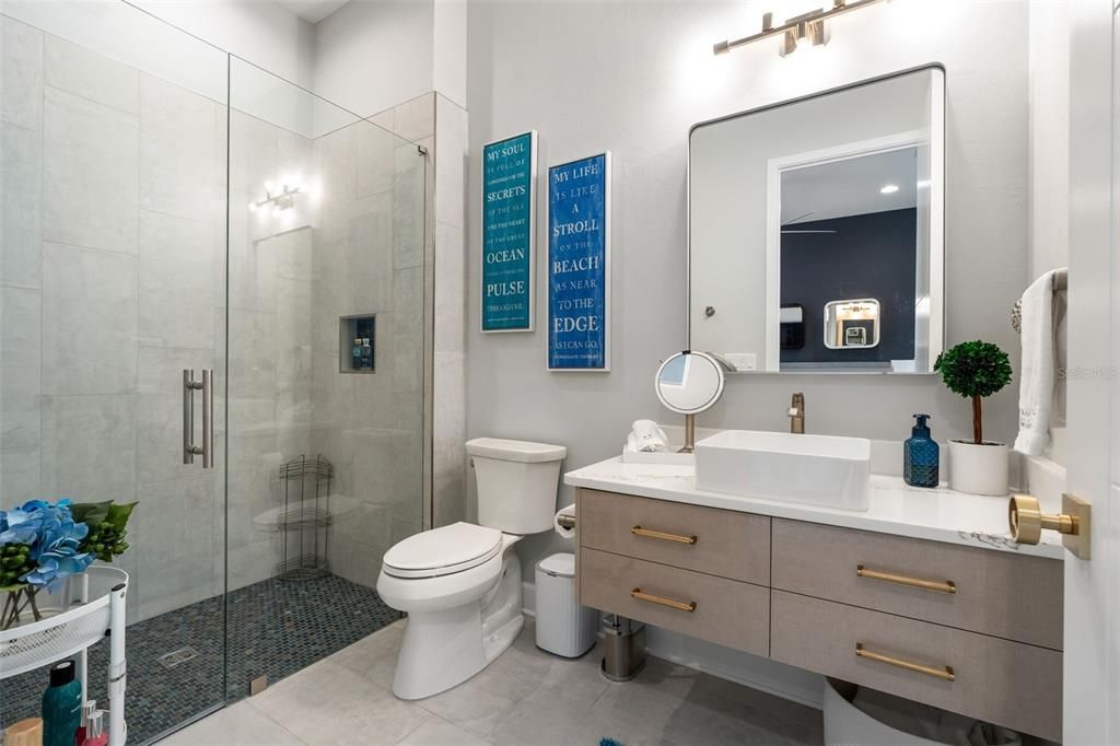 En Venta: $1,089,900 (4 camas, 3 baños, 2962 Pies cuadrados)