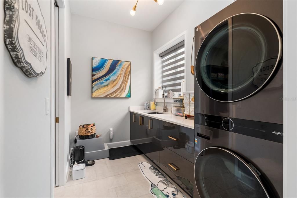 En Venta: $1,089,900 (4 camas, 3 baños, 2962 Pies cuadrados)