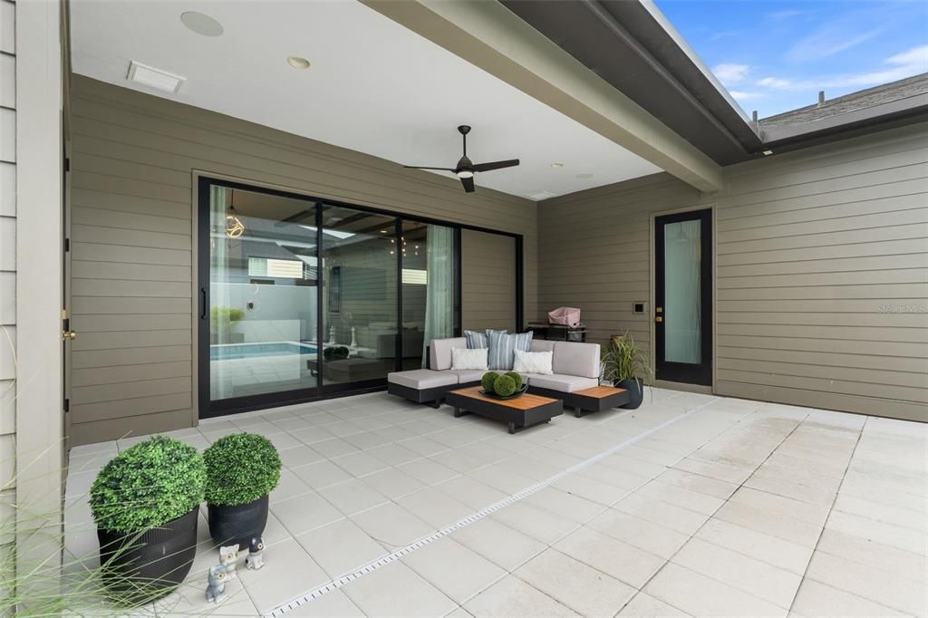 En Venta: $1,089,900 (4 camas, 3 baños, 2962 Pies cuadrados)