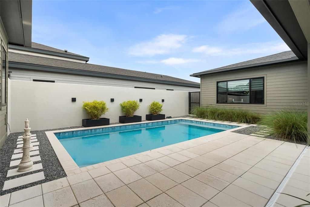 En Venta: $1,089,900 (4 camas, 3 baños, 2962 Pies cuadrados)