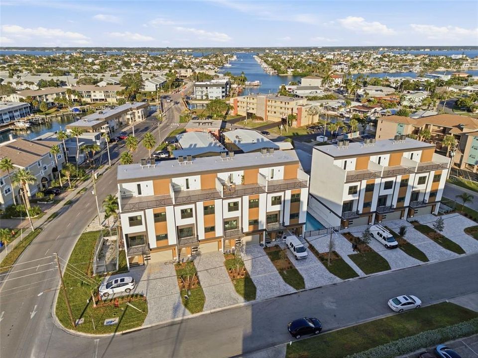 На продажу: $1,690,000 (5 спален, 4 ванн, 2634 Квадратных фут)