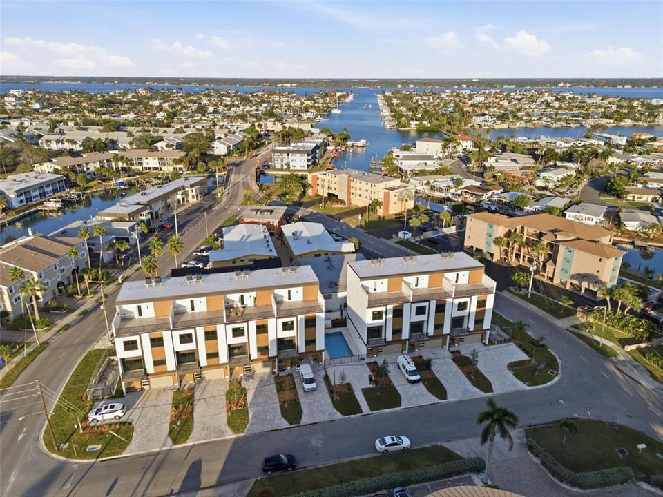 На продажу: $1,690,000 (5 спален, 4 ванн, 2634 Квадратных фут)