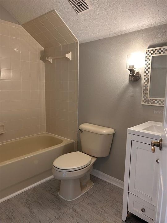 For Sale: $309,900 (4 beds, 2 baths, 1482 Square Feet)