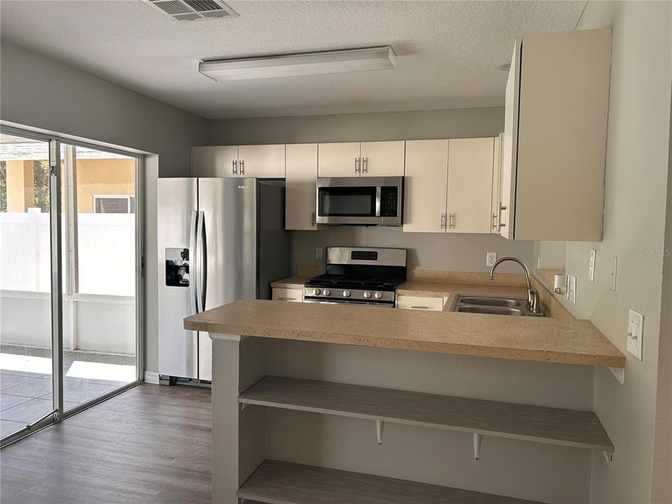 For Sale: $309,900 (4 beds, 2 baths, 1482 Square Feet)