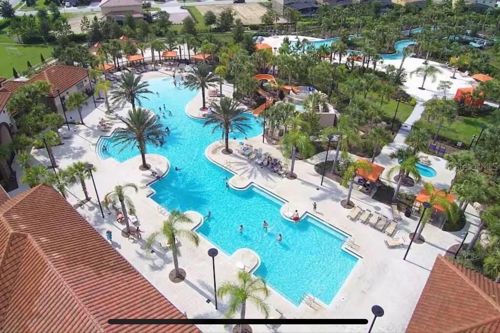 合同活跃: $510,000 (6 贝兹, 4 浴室, 3176 平方英尺)