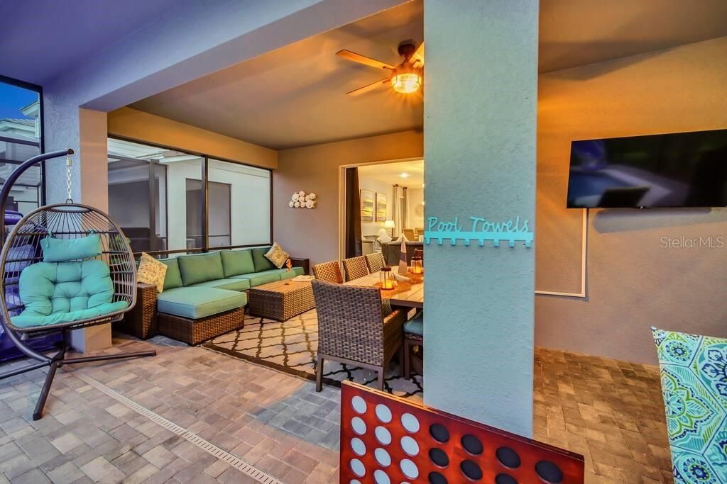 合同活跃: $510,000 (6 贝兹, 4 浴室, 3176 平方英尺)