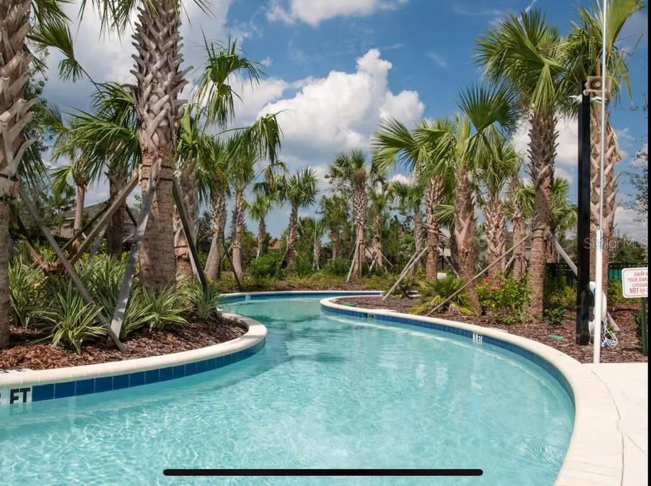 合同活跃: $510,000 (6 贝兹, 4 浴室, 3176 平方英尺)