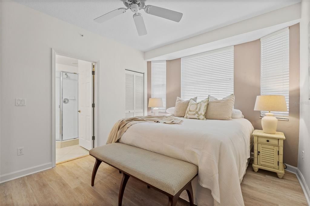 For Sale: $1,375,000 (3 beds, 3 baths, 2200 Square Feet)