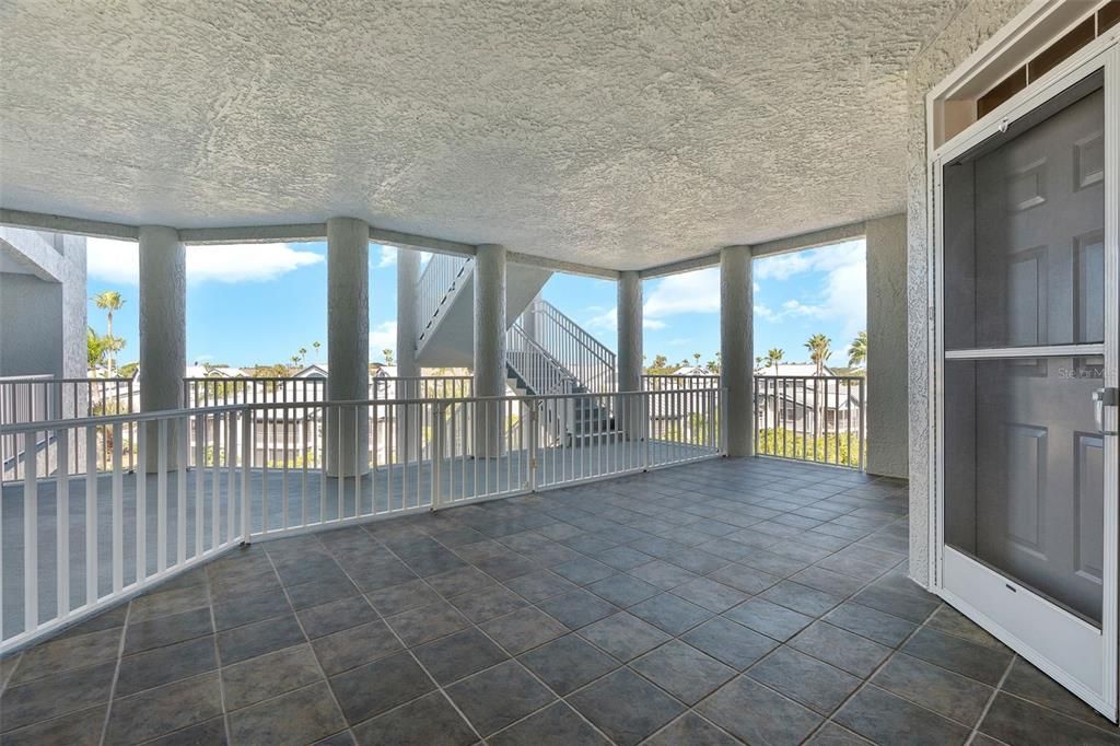 For Sale: $1,375,000 (3 beds, 3 baths, 2200 Square Feet)