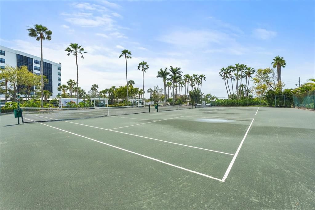 For Sale: $1,375,000 (3 beds, 3 baths, 2200 Square Feet)