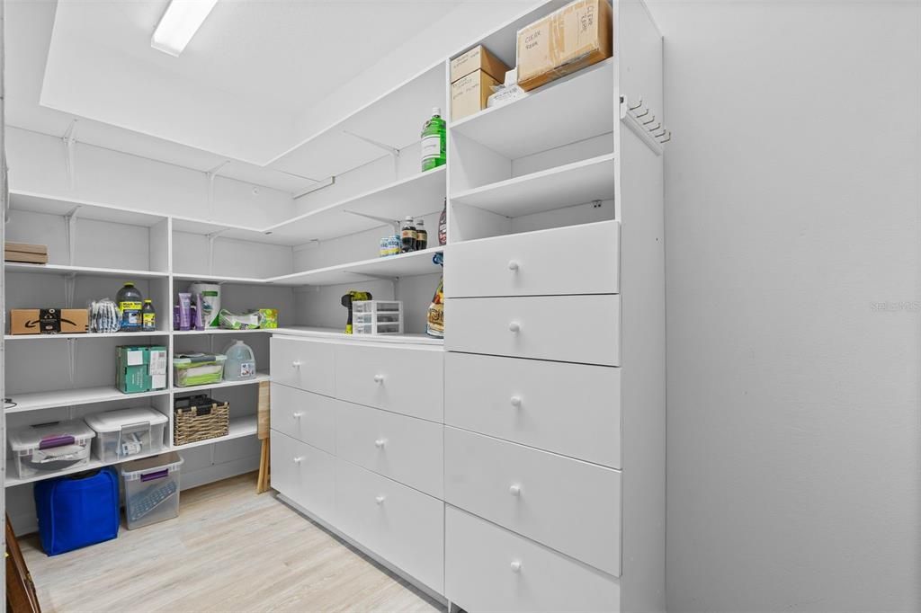 For Sale: $1,375,000 (3 beds, 3 baths, 2200 Square Feet)