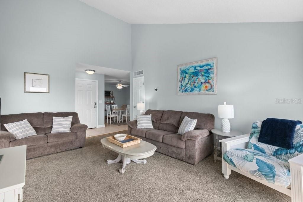 待售: $399,000 (2 贝兹, 2 浴室, 1004 平方英尺)