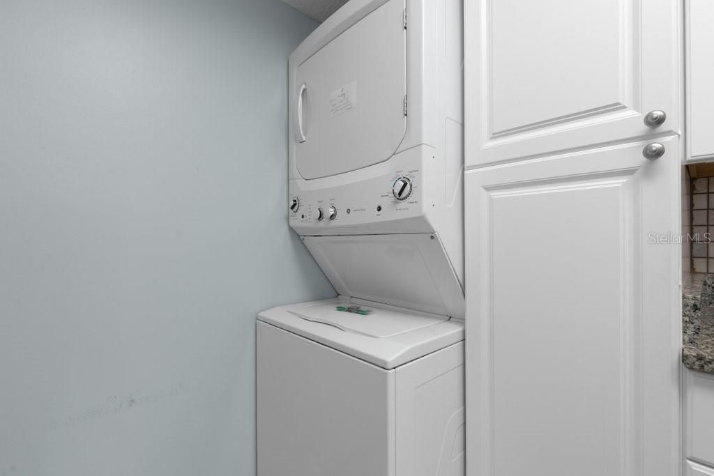 待售: $399,000 (2 贝兹, 2 浴室, 1004 平方英尺)