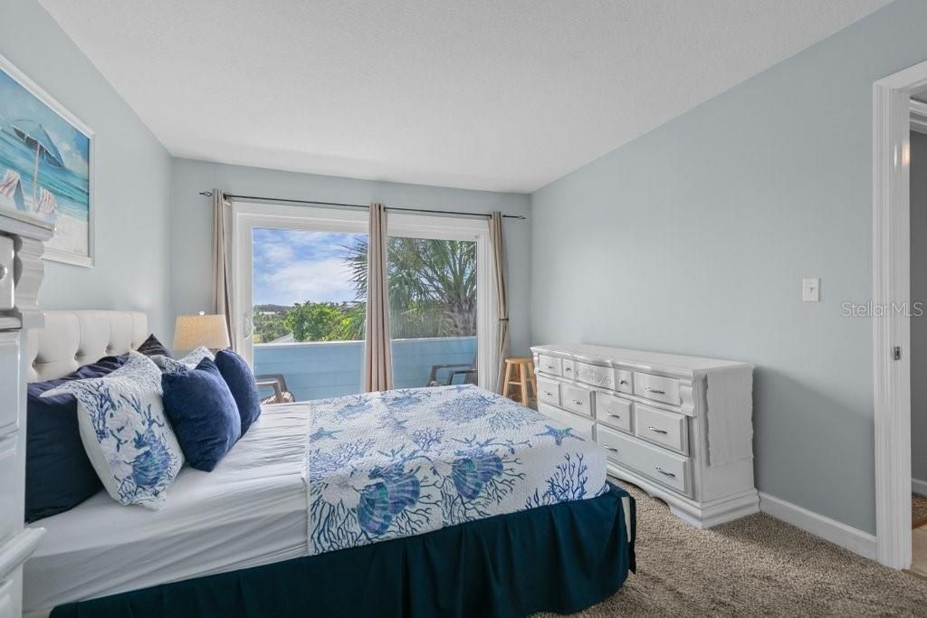 待售: $399,000 (2 贝兹, 2 浴室, 1004 平方英尺)